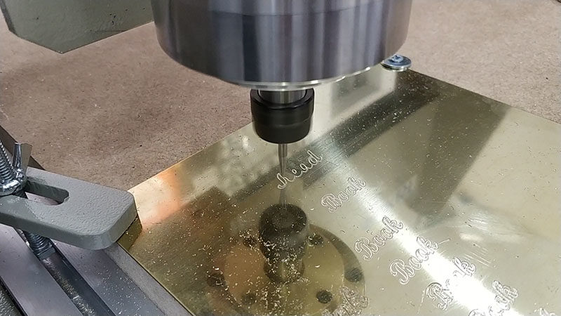 Grabado bronce en curso CNC